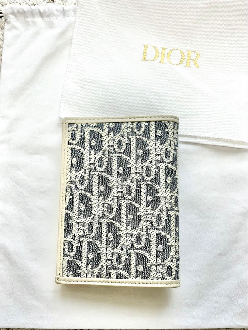 【期間限定値下げ】Dior 30Montaigne パスポート ケース