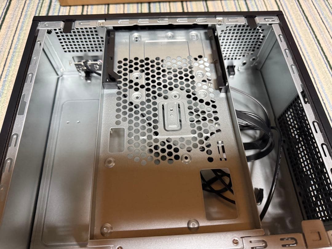 SilverStone MILO 11 PCケース　＋　300W電源