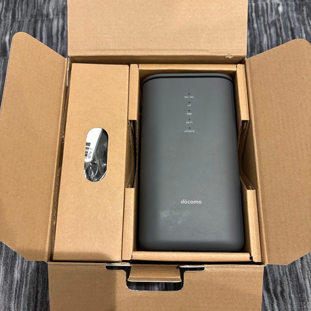 【未使用展示品】docomo  5G ホームルーター HR02